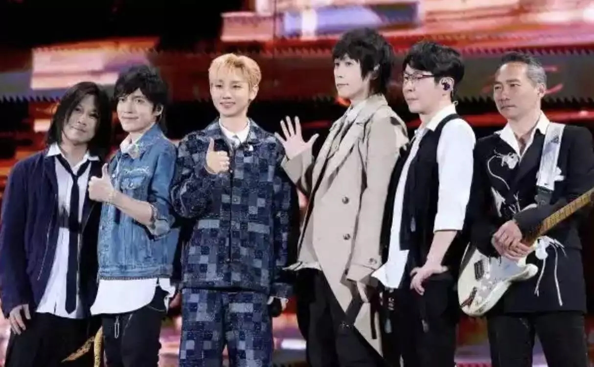五月天演唱会送版权，汪苏泷表情失控！